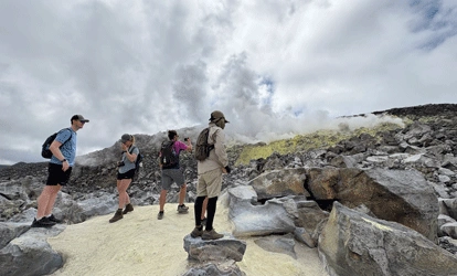 Minas de azufre volcán Sierra Negra isla Isabela Galápagos.