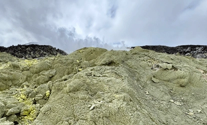 Minas de azufre volcán Sierra Negra isla Isabela Galápagos.