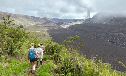 Persona en las minas de azufre.